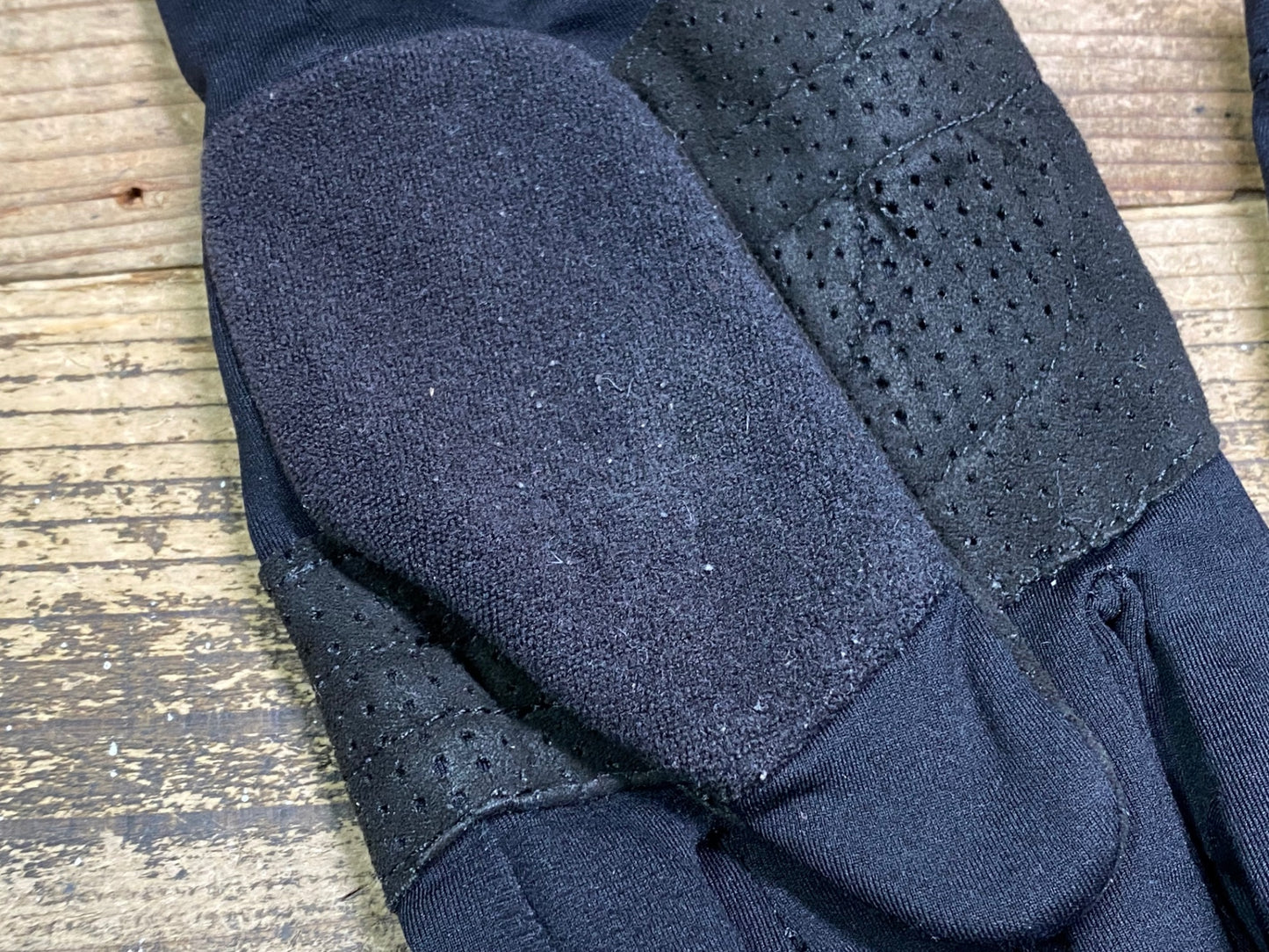 JC627 ラファ Rapha PRO TEAM SOFTSHELL GLOVES 裏起毛 長指 サイクルグローブ 黒 M