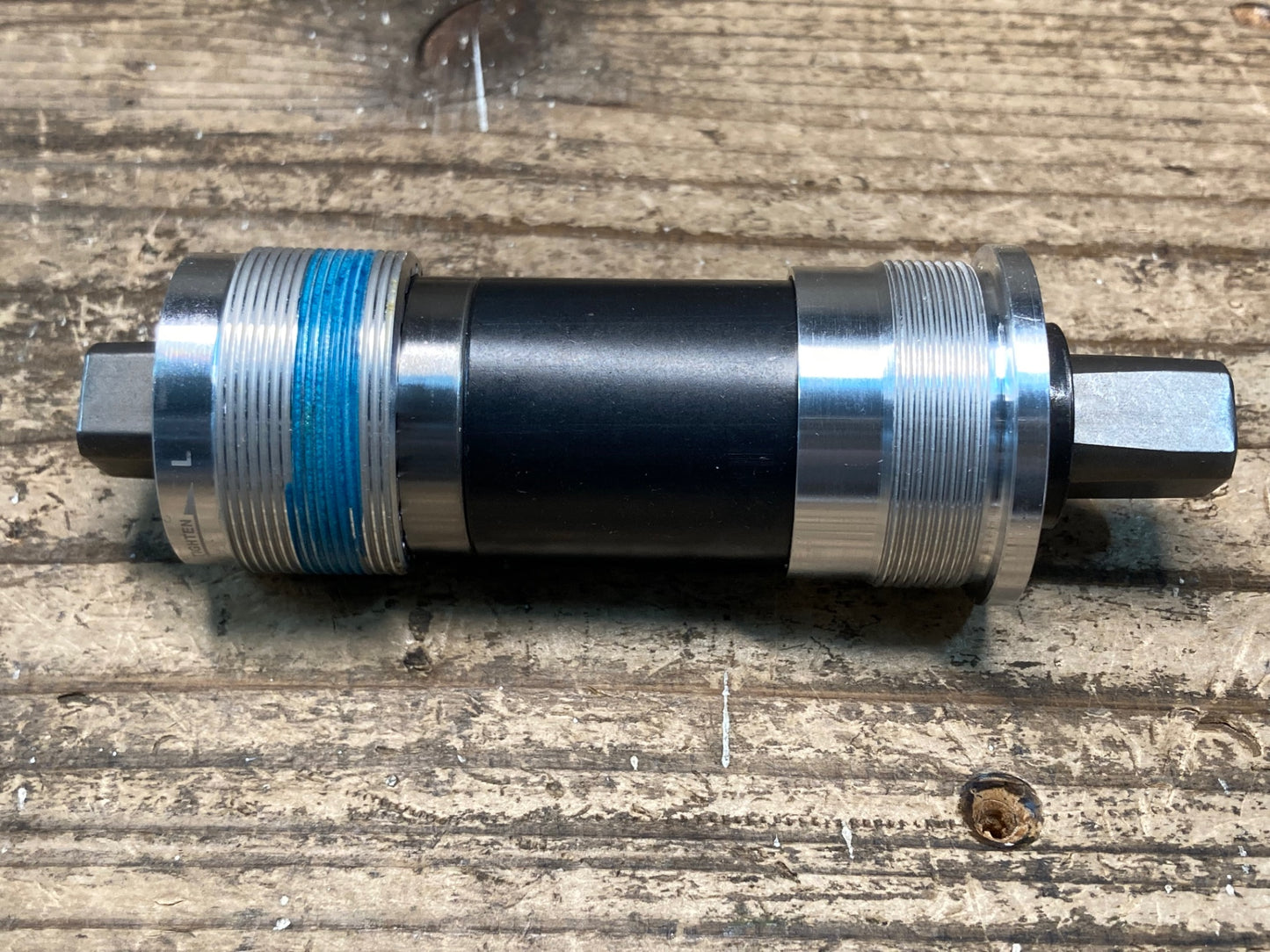 IJ988 シマノ SHIMANO BB-UN300 ボトムブラケット スクエア