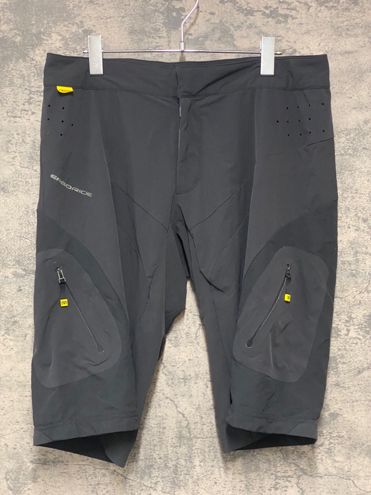 IZ851 マビック MAVIC Men's Altium ERGORIDE Trail Cycling Shorts サイクルパンツ 黒 M