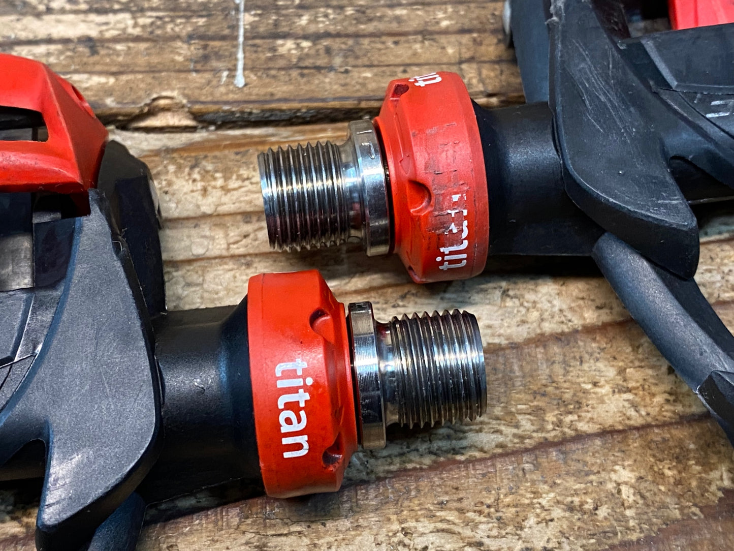 JA307 タイム TIME CARBO FLEX ビンディングペダル 黒 赤 チタンシャフト