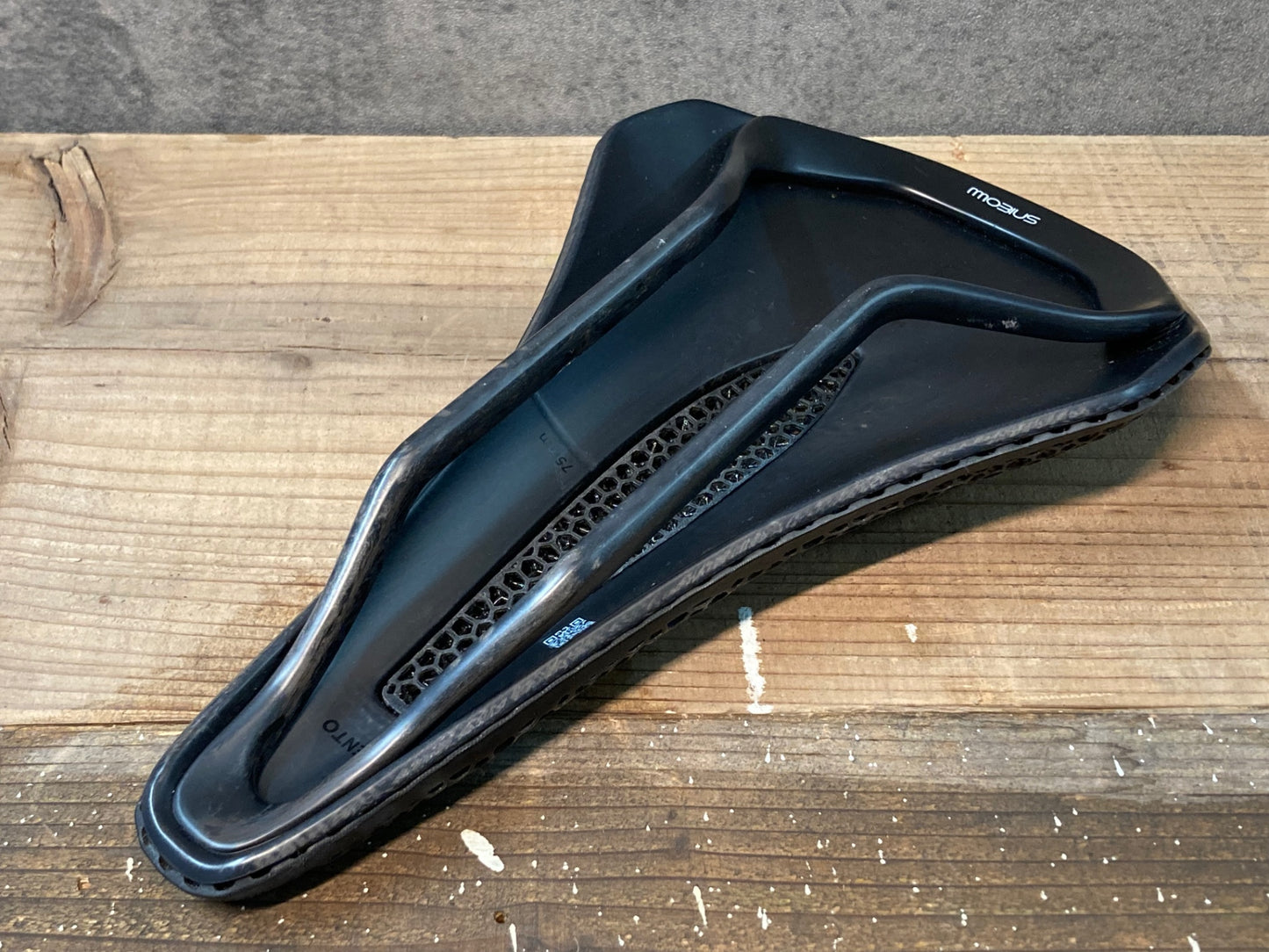 IL268 フィジーク fizik ヴェント アルゴ アダプティブ VENTO ARGO R1 ADAPTIVE サドル カーボンレール 140mm