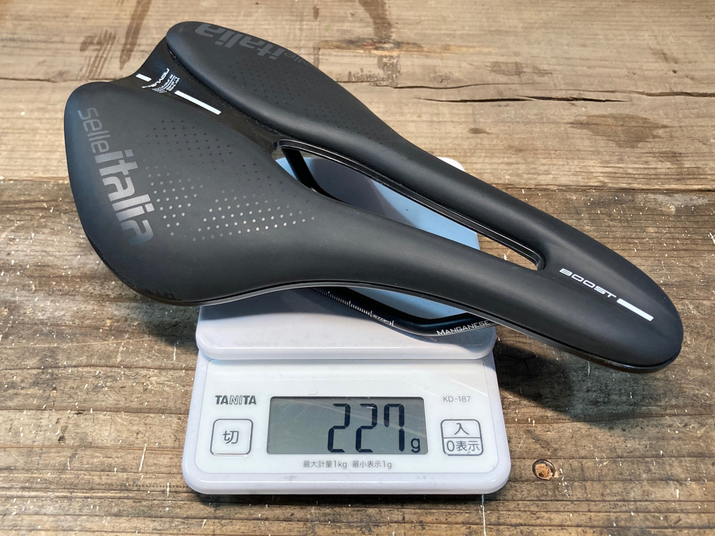 IO886 セライタリア selle ITALIA BOOST NOVUS EVO SUPERFLOW 145mm MANGANESEレール