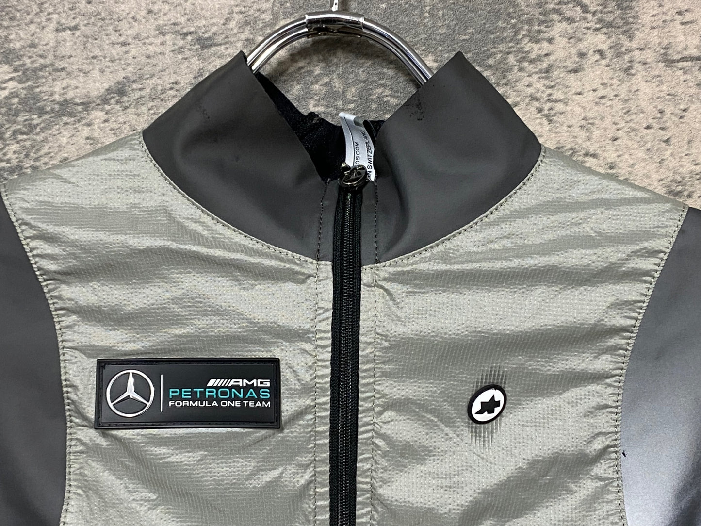 JB900 アソス ASSOS AMG FF1 EMEAGENCY WINDVEST EVO7 ジレ サイクルベスト シルバー リフレクト S ※スレ