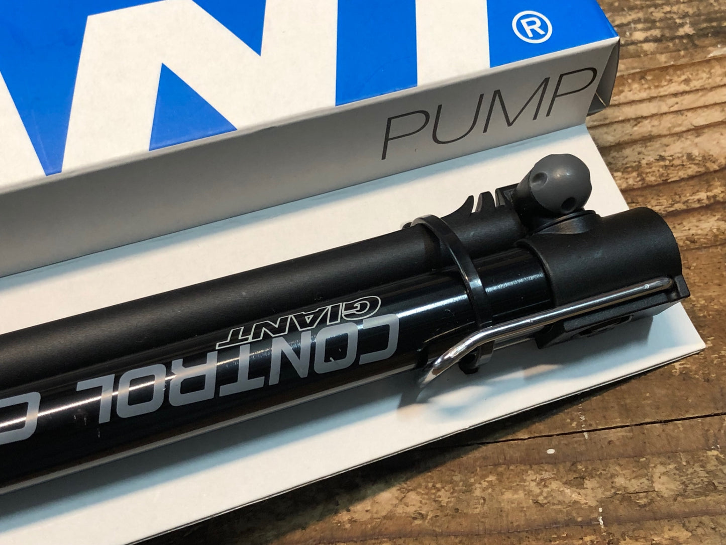 IW023 ジャイアント GIANT CONTROL COMBO+ 携帯ポンプ 空気入れ