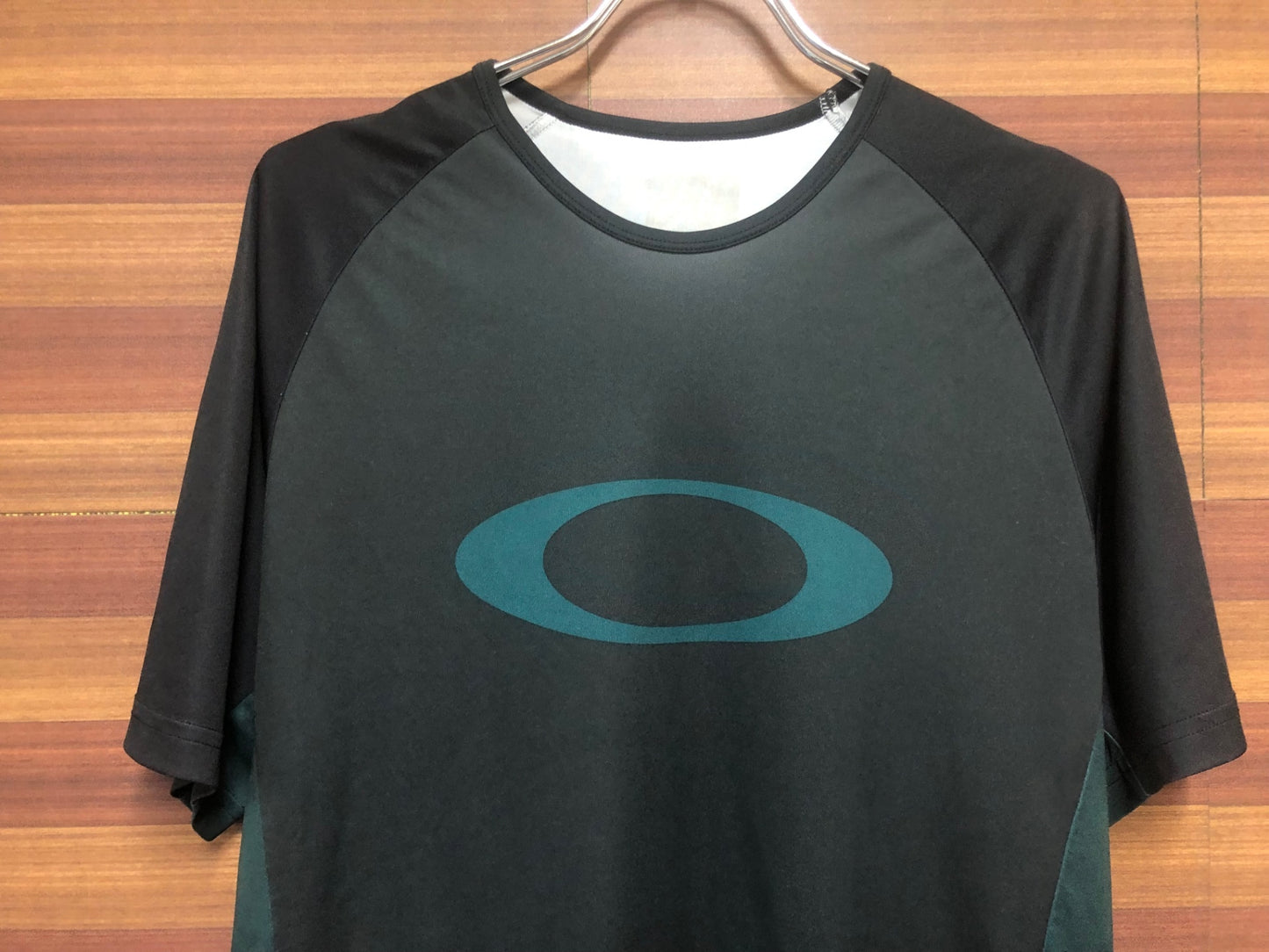 IF702 オークリー OAKLEY 半袖 Tシャツ 緑 サイズ不明