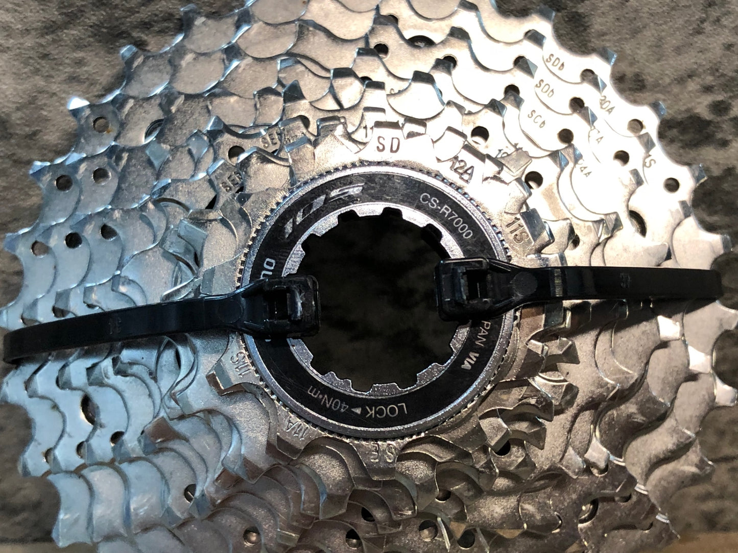 IX302 シマノ SHIMANO 105 CS-R7000 スプロケット 11S 11-30T