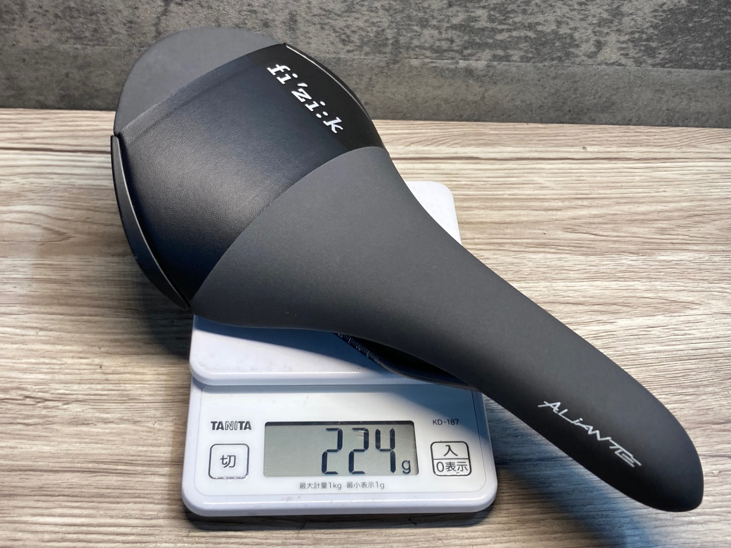 IW733 フィジーク fizik アリアンテ ALIANTE R3 regular サドル kiumレール 実測138mm