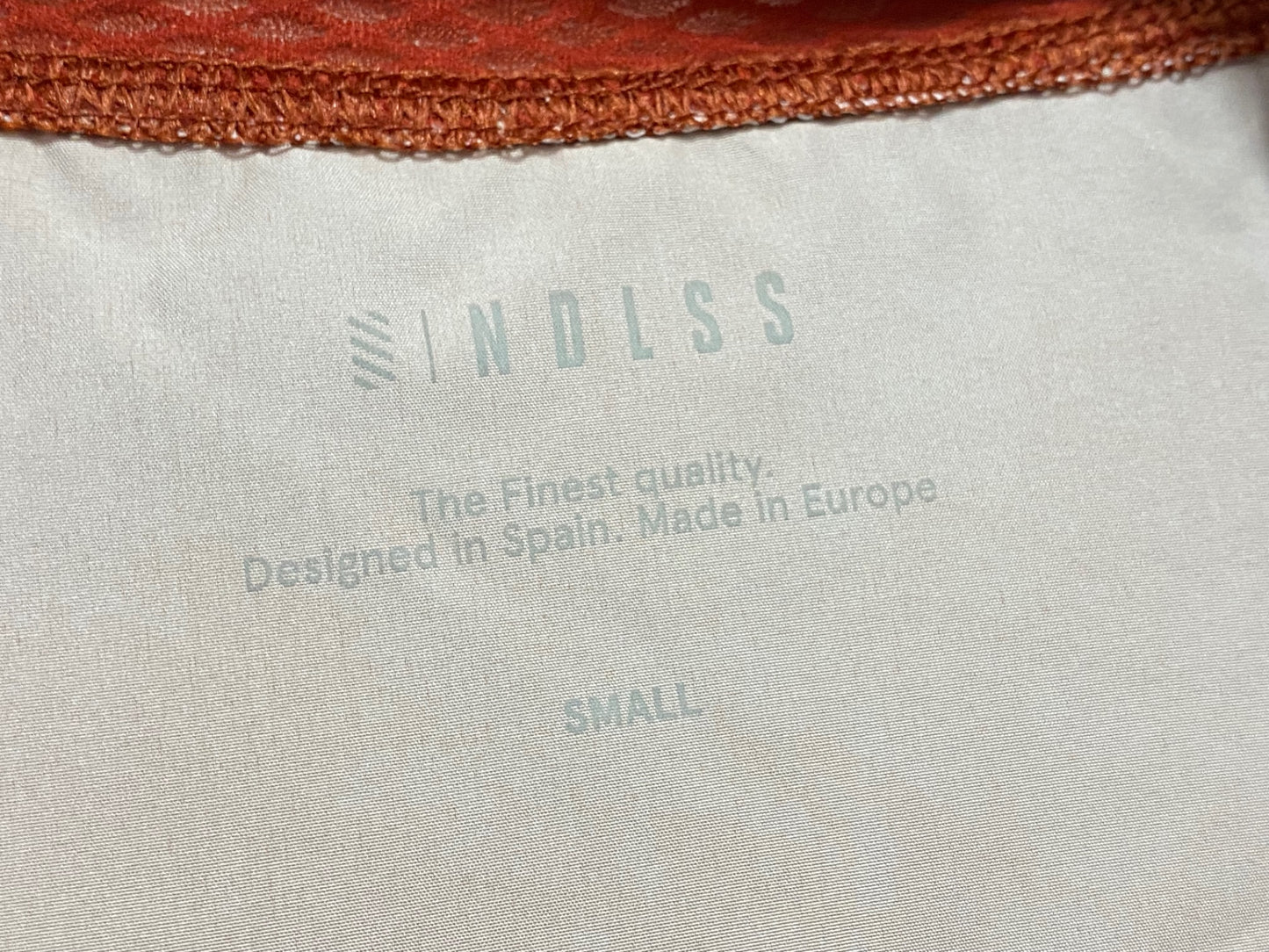 JB501 エンドレス NDLSS 長袖 ウィンドブレーカー 赤 S