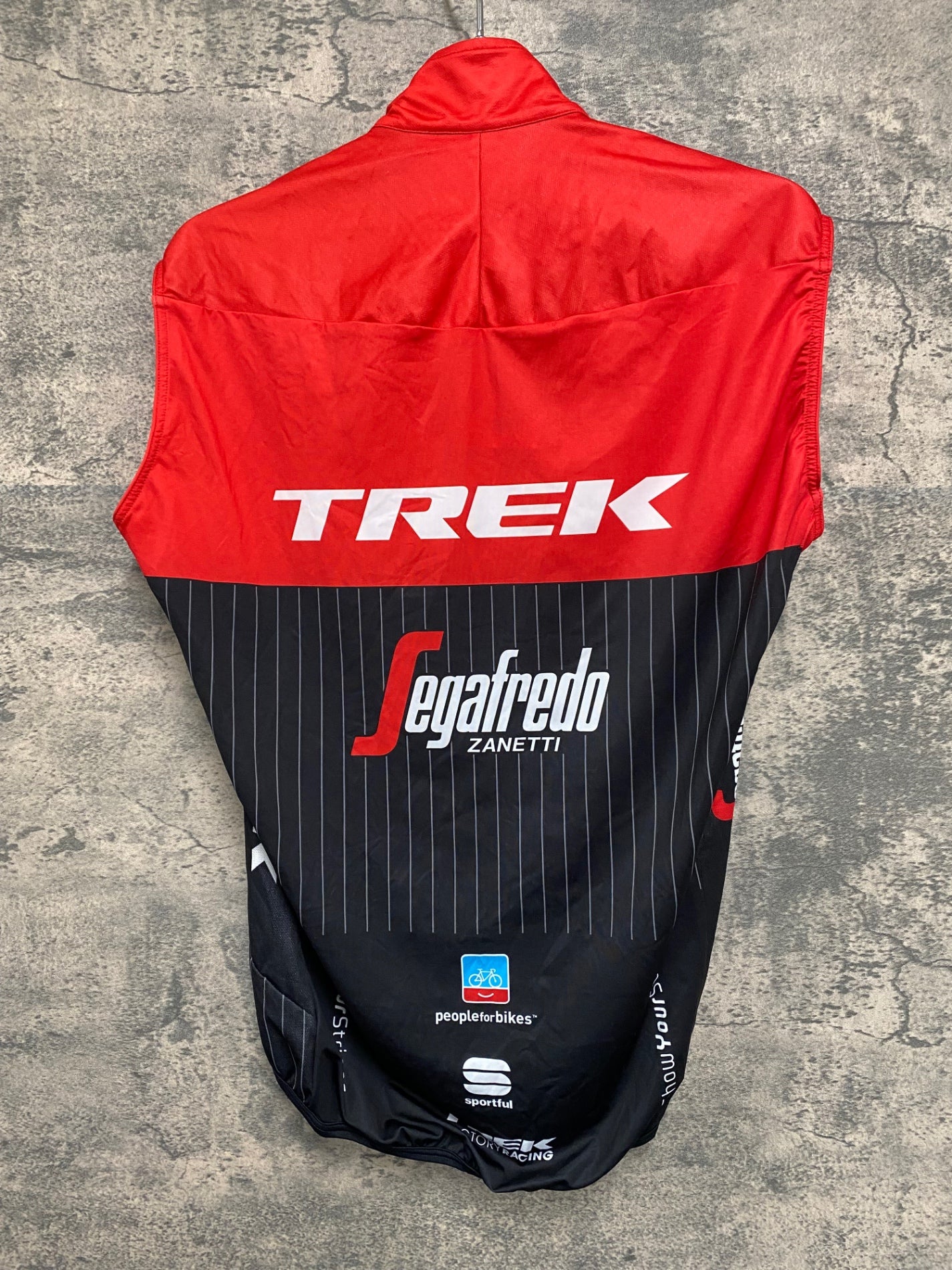IT487 スポーツフル sportful ジレ サイクルベスト 赤 黒 M Segafredo ZANETTI