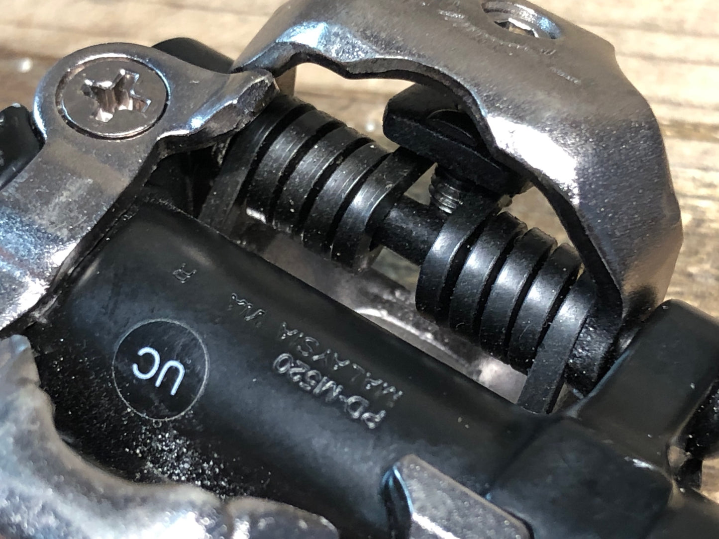 IZ226 シマノ SHIMANO PD-M520 ビンディングペダル SPD