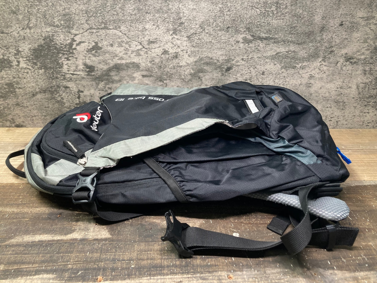 IP033 deuter ドイター CROSS bike 18 バックパック