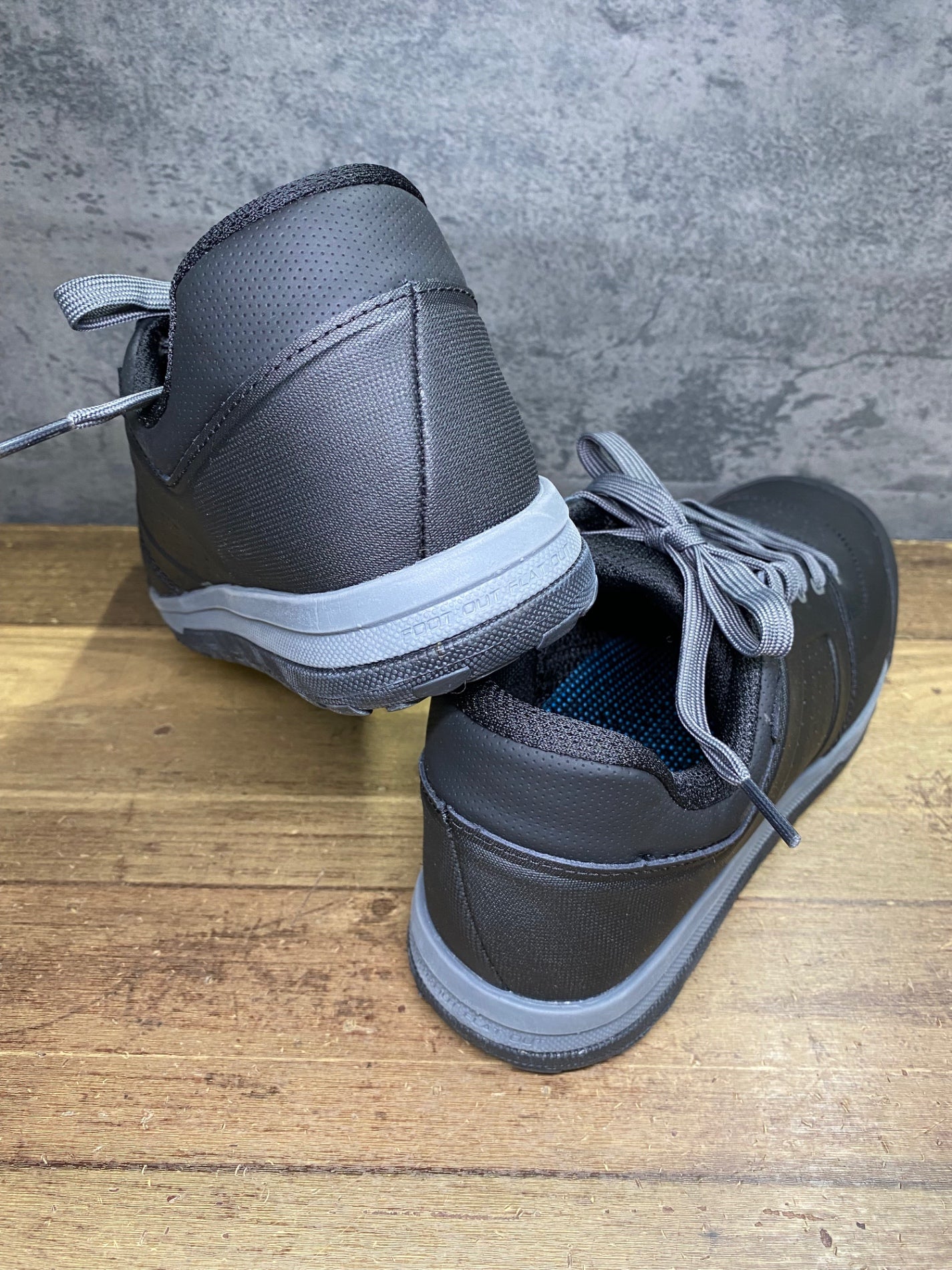 IY573 スペシャライズド SPECIALIZED 2FO FLAT MTB フラットシューズ 黒 43