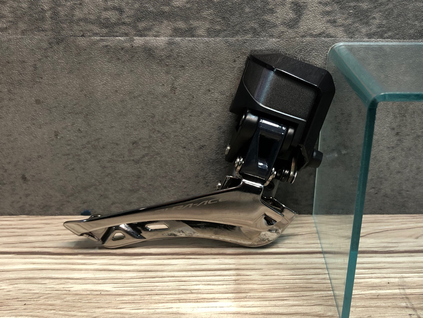 IU186 シマノ SHIMANO デュラエース DURA-ACE FD-R9150 フロントディレイラー 2S 直付 Di2 電動 ※動作確認済