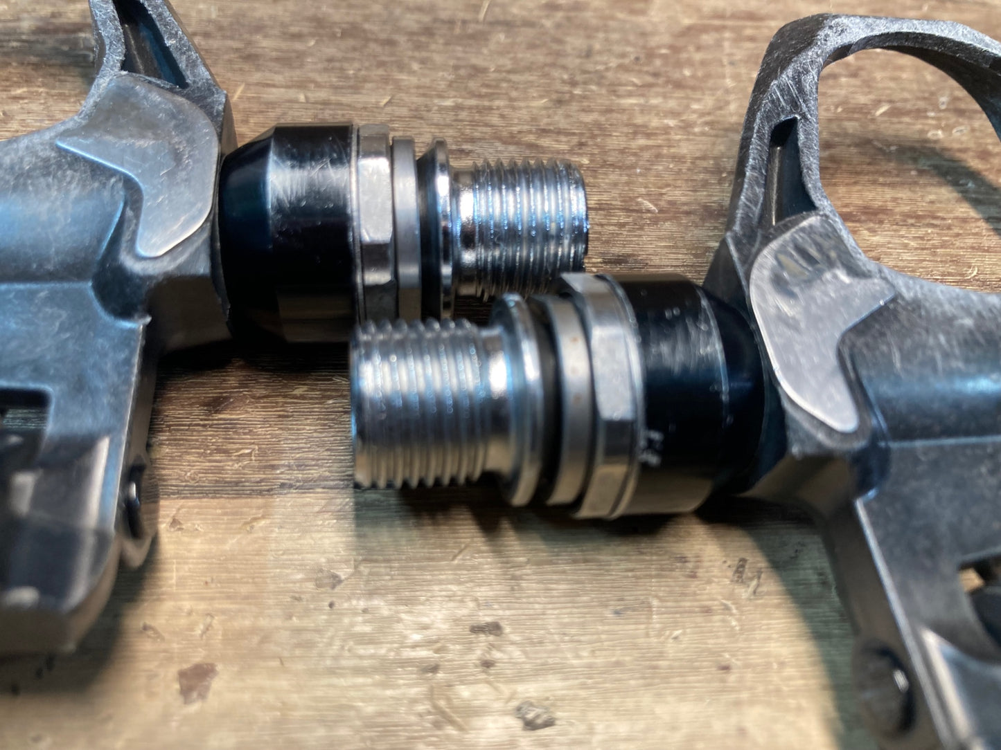 IM591 シマノ SHIMANO デュラエース DURA-ACE PD-R9100 ビンディングペダル SPD-SL ※シャフトのガタ 金属プレート再接着跡