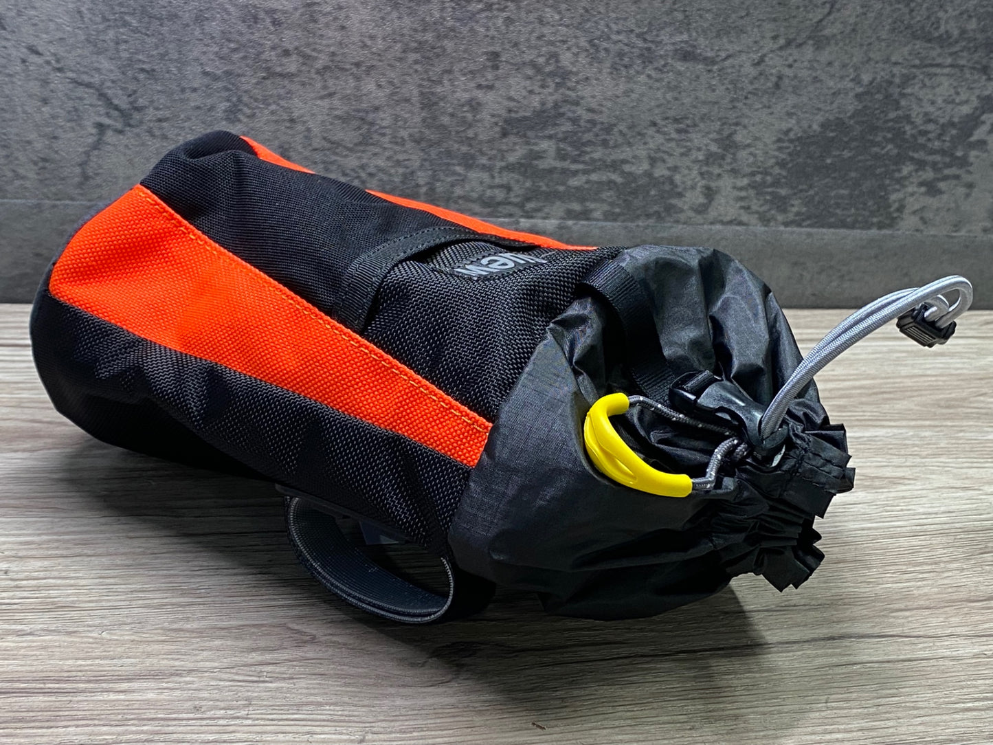 JD165 suew ShariPocket ステムバッグ 黒 オレンジ