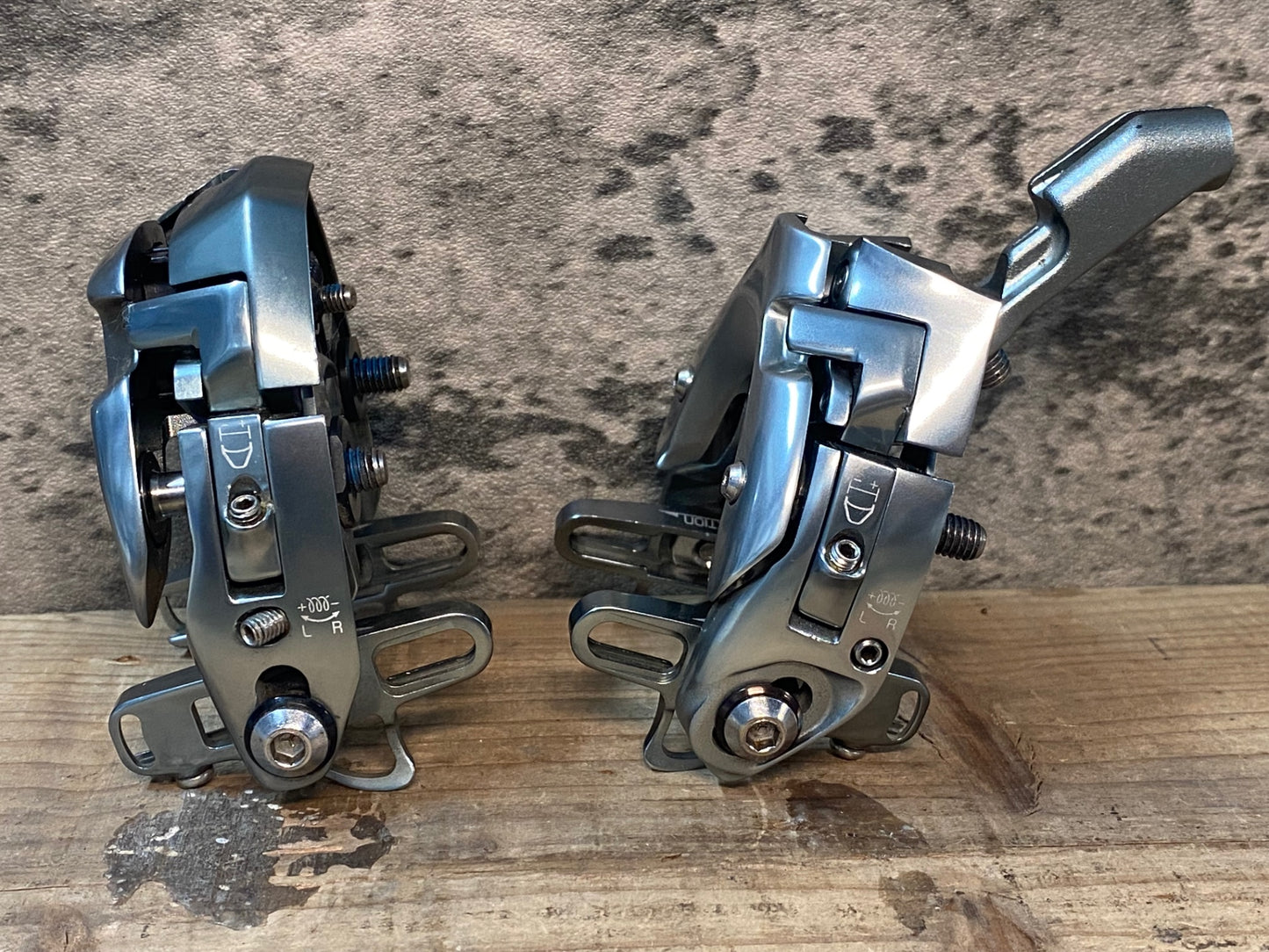 IU265 トレック TREK Madone 9 Aero Integrated ブレーキキャリパー セット