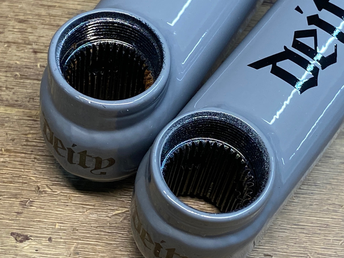 IV361 Deity components クランクアームセット 36 teeth axle 19m/m 153mm グレー