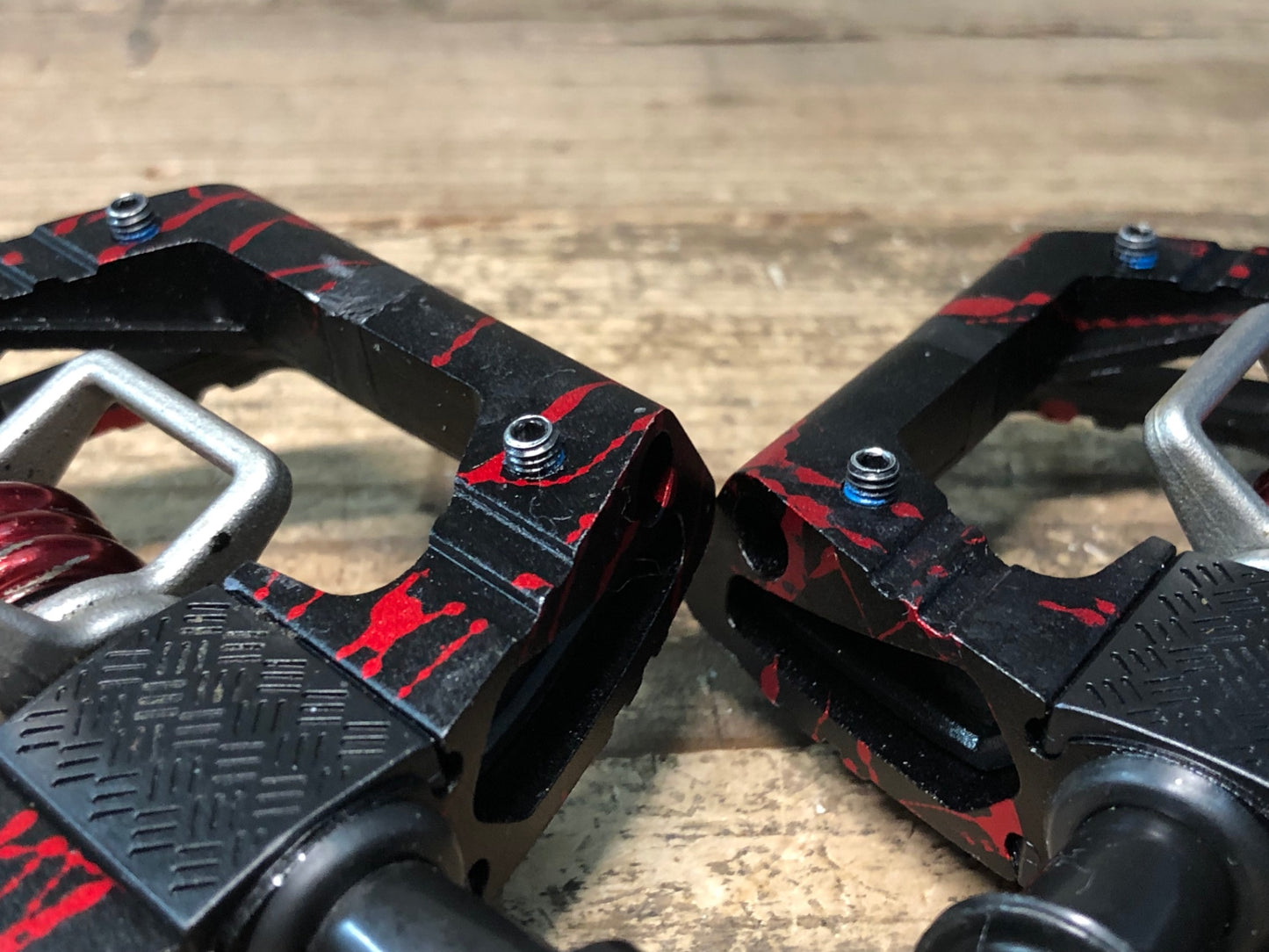 IY820 クランクブラザーズ CRANK BROTHERS マレット MALLET E LS SPLATTER EDITION ビンディングペダル 黒赤