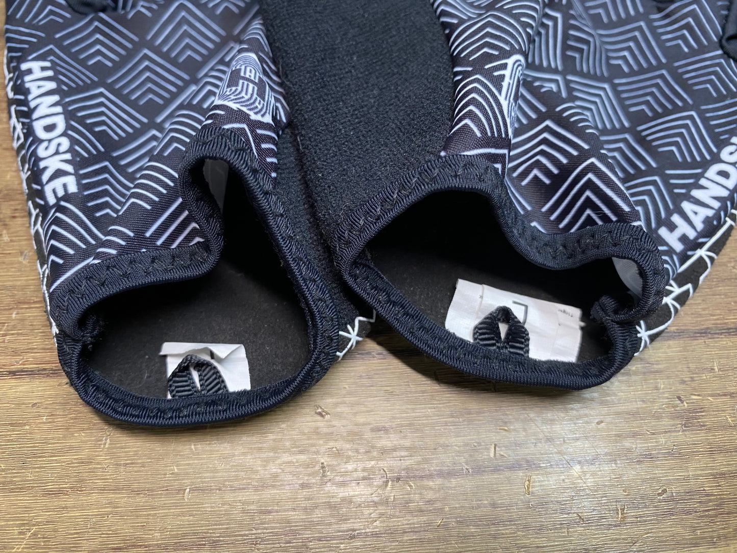 JB091 ハンドスケ HANDSKE 指切り グローブ 黒 L