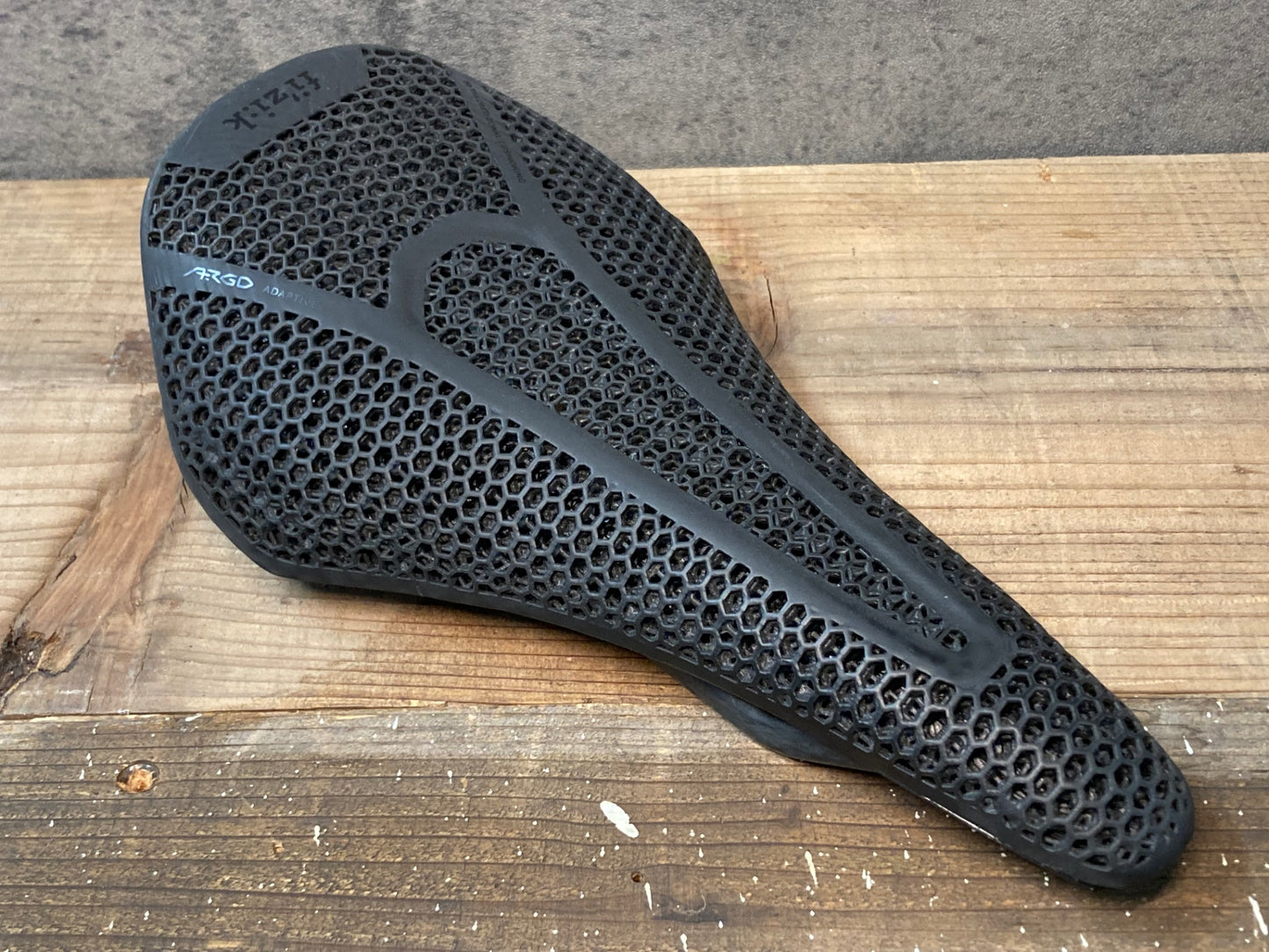 IL268 フィジーク fizik ヴェント アルゴ アダプティブ VENTO ARGO R1 ADAPTIVE サドル カーボンレール 140mm