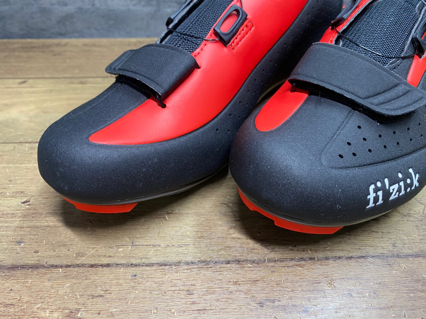 IY647 フィジーク fizik R5B UOMO ビンディングシューズ SPD-SL 赤黒 EU41 ※新品未使用