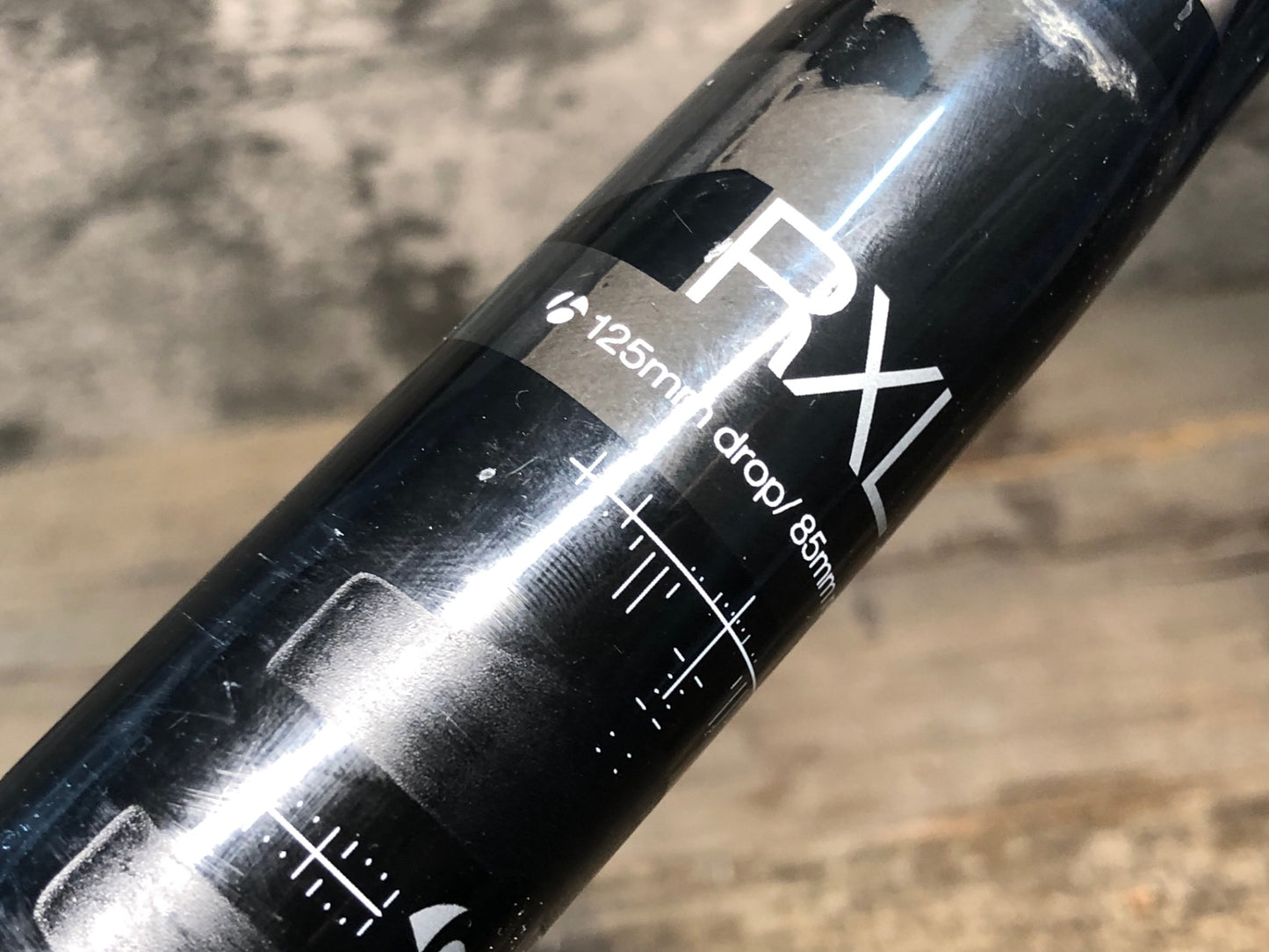 IU662 ボントレガー BONTRAGER ISO ZONE VR-C カーボン ドロップハンドル Φ31.8mm ブラケットC-C400mm