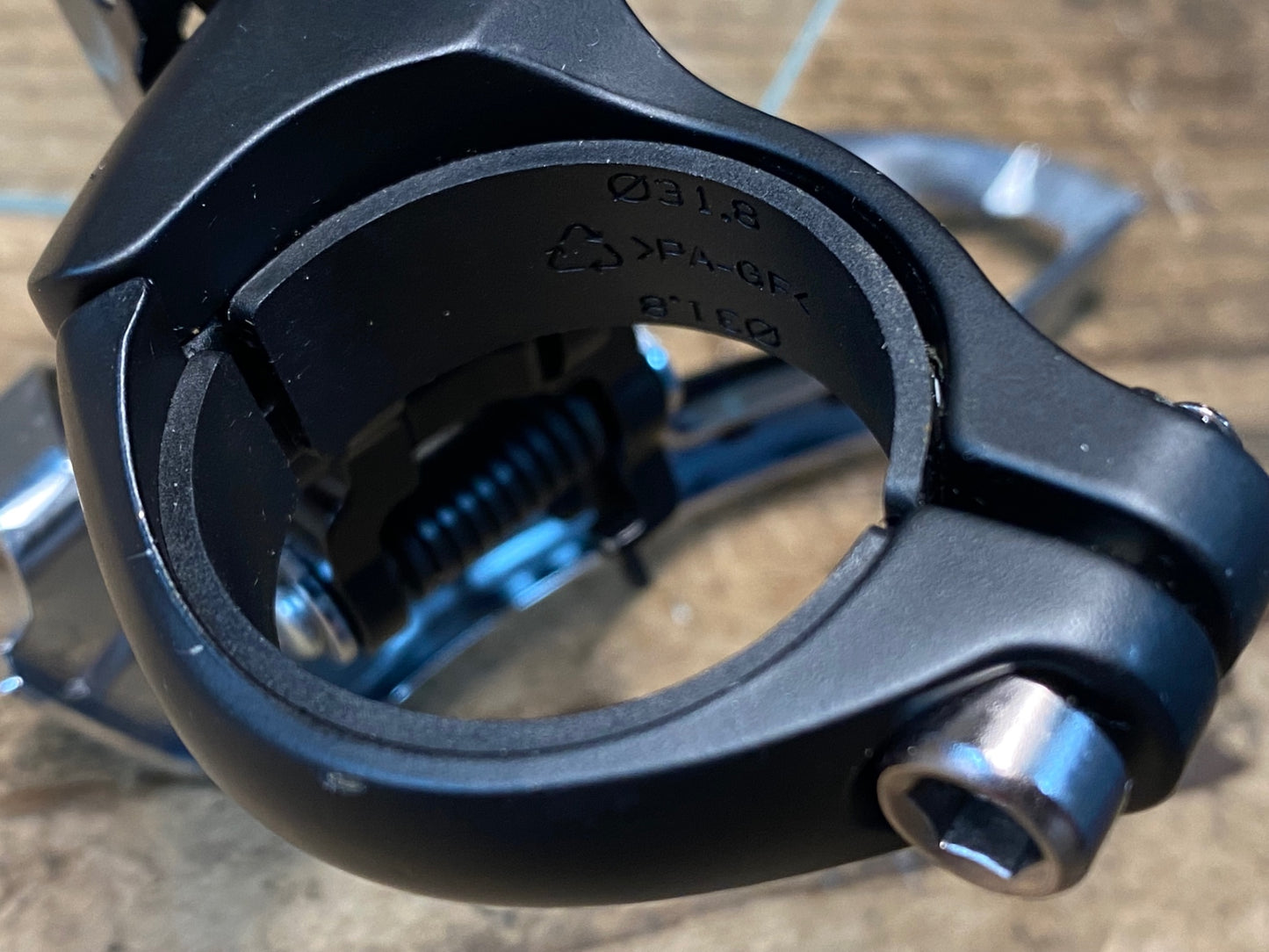 JD597 シマノ SHIMANO ソラ SORA FD-R3000 フロントディレイラー バンド式 Φ31.8