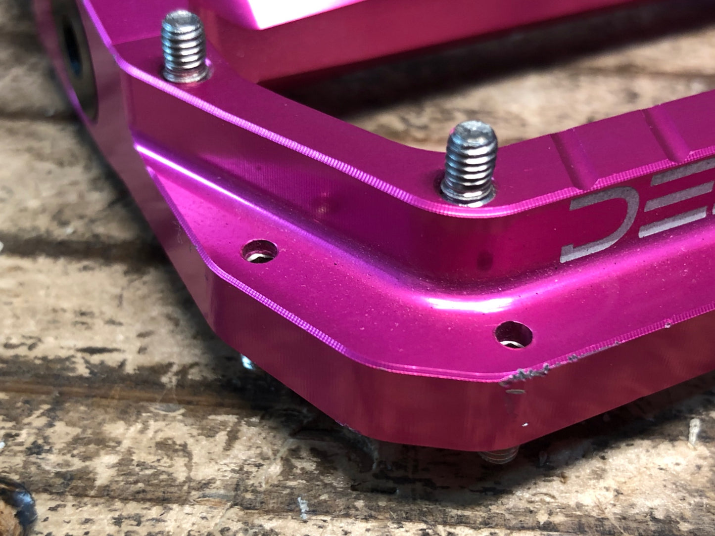 IZ984 バーグテック BURGTEC PENTHOUSE FLAT MK5 PEDALS ピンク フラットペダル