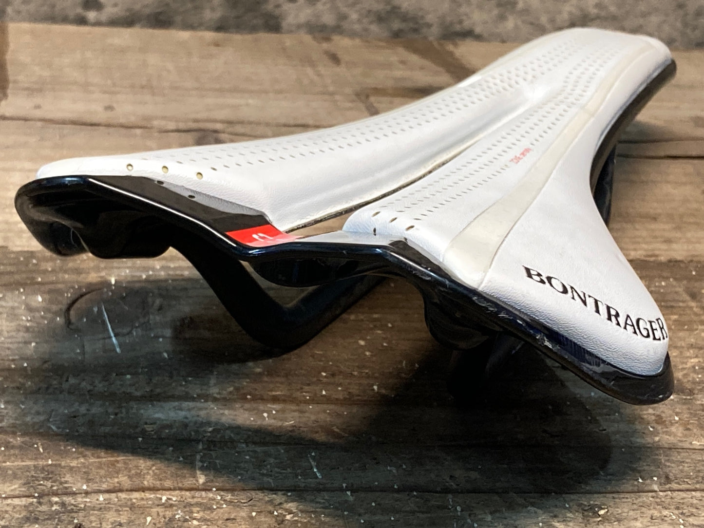 IO285 ボントレガー BONTRAGER パラダイム Paradigm XXX サドル カーボンレール 138㎜ ホワイト