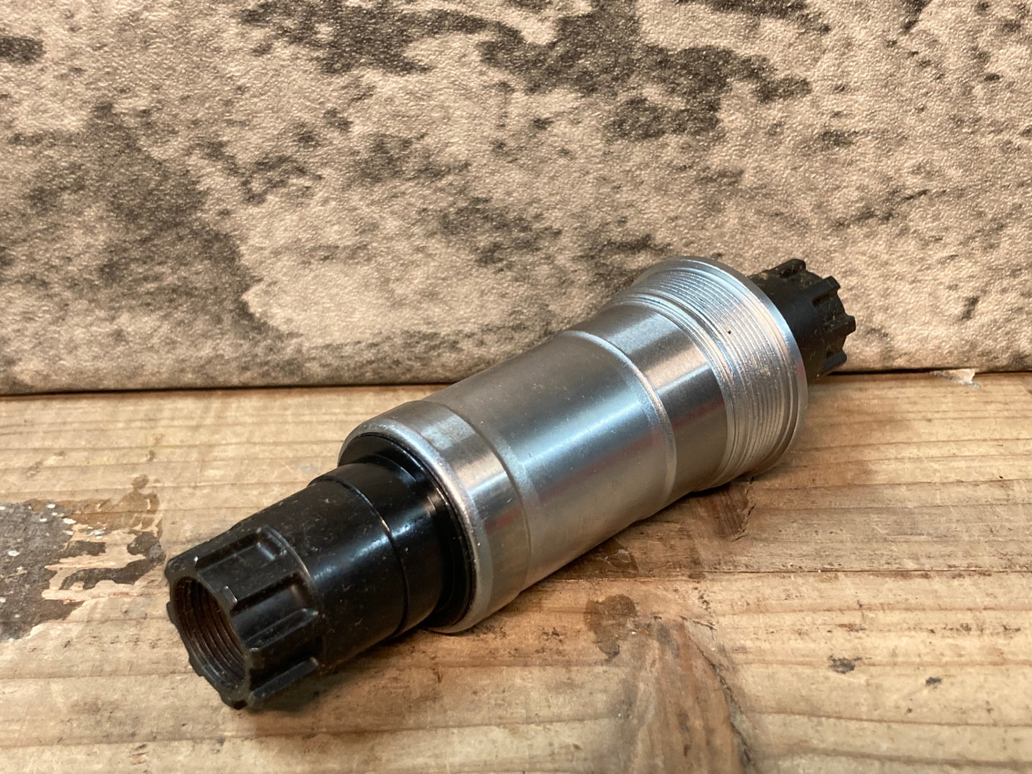 IS152 シマノ SHIMANO ネクサーヴ NEXAVE BB-C900 BB 121mm 68mm