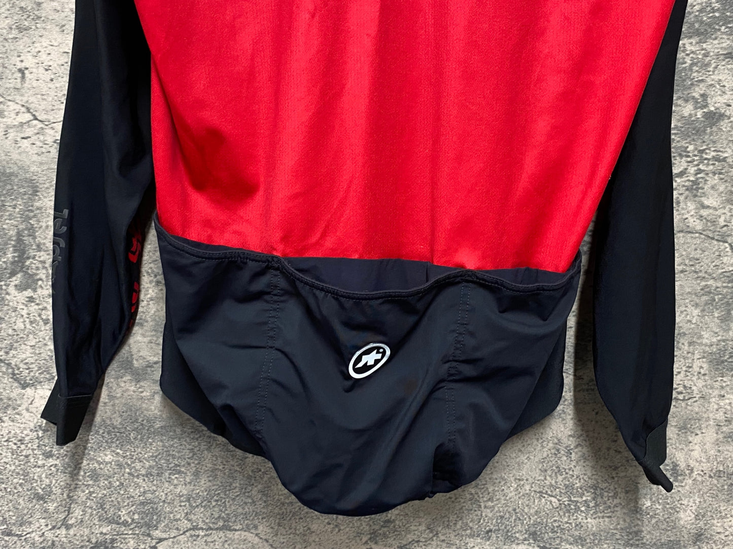 IY684 アソス assos ミレ MILLE GT WIND JACKET 長袖 ウィンドジャケット L 黒 赤