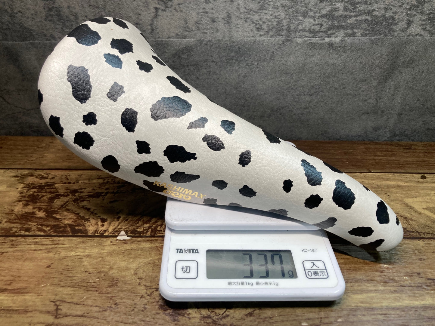 IS207 カシマックス KASHIMAX aero サドル ピンク 白黒