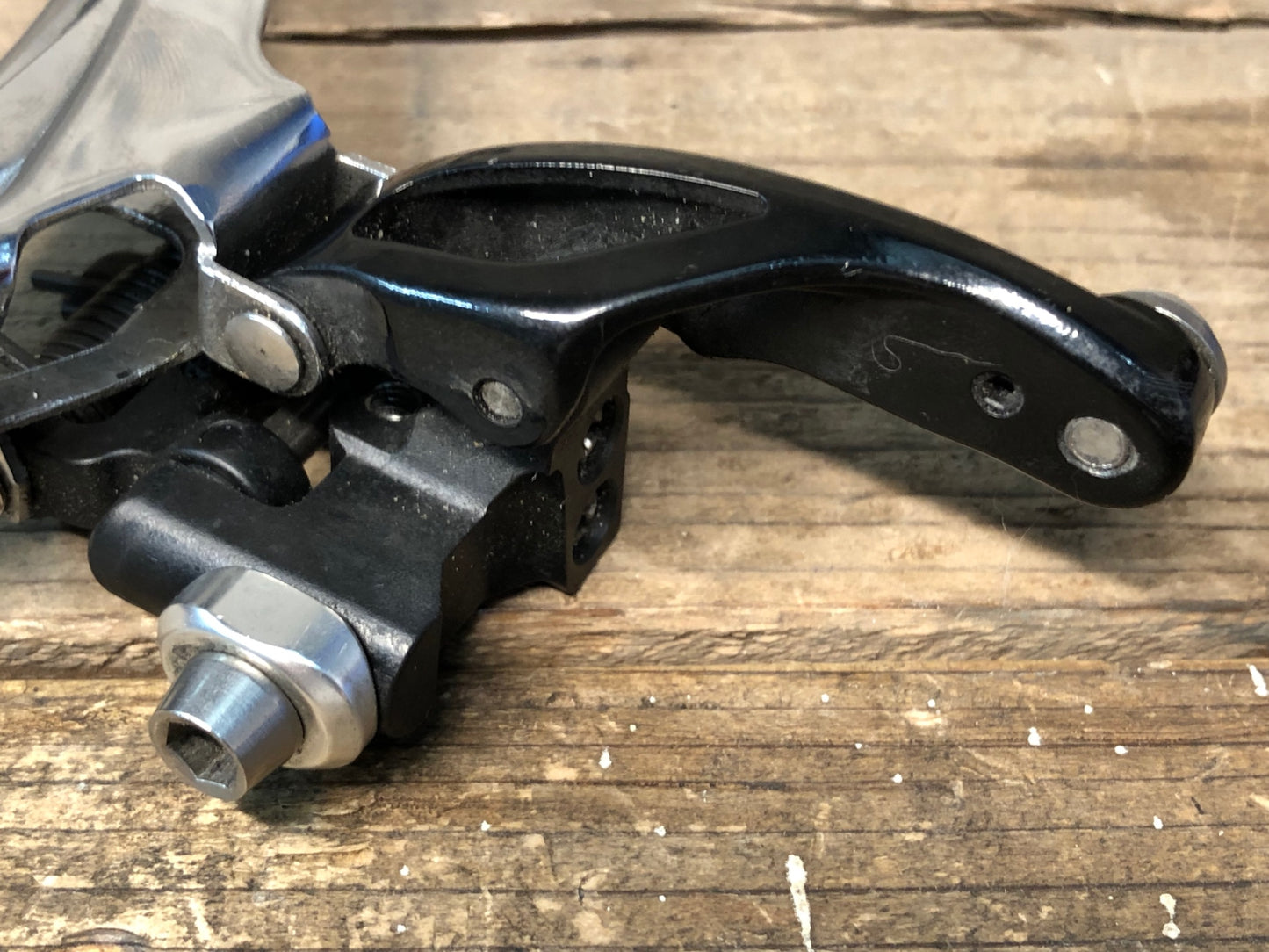 IT629 シマノ SHIMANO 105 FD-5800 フロントディレイラー 2S 直付け 黒