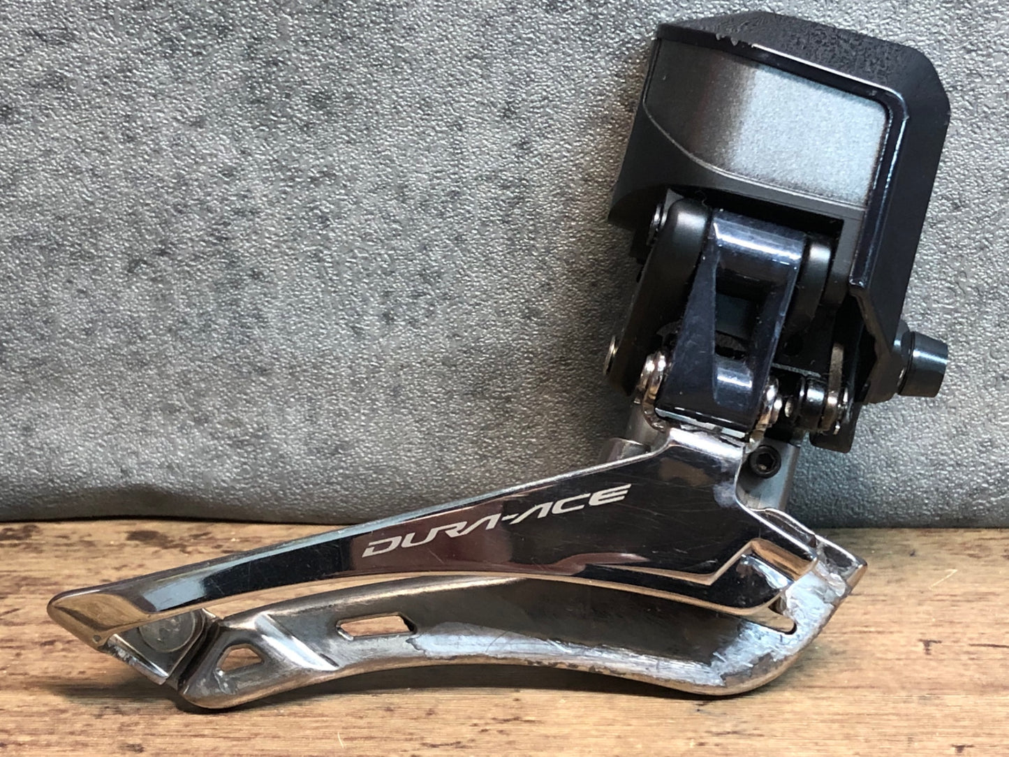 IQ630 シマノ Shimano デュラエース DURA-ACE FD-R9150 Di2 電動 フロントディレイラー 2s