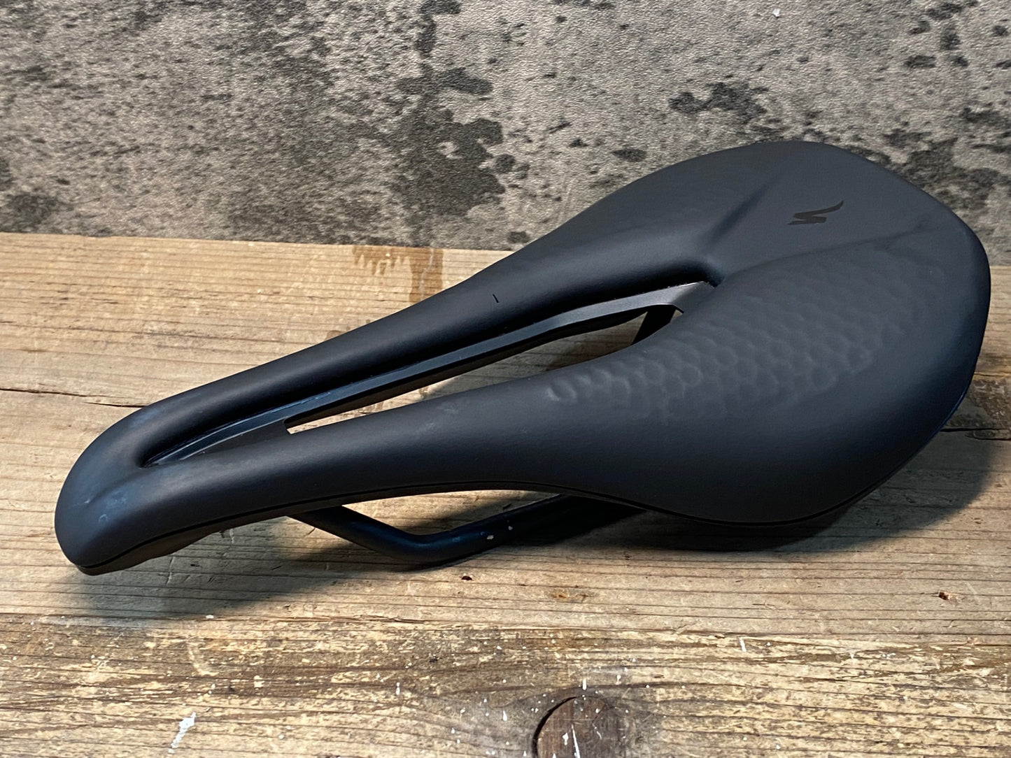 IY583 スペシャライズド SPECIALIZED POWER EXPERT MIRROR サドル 黒 130mm