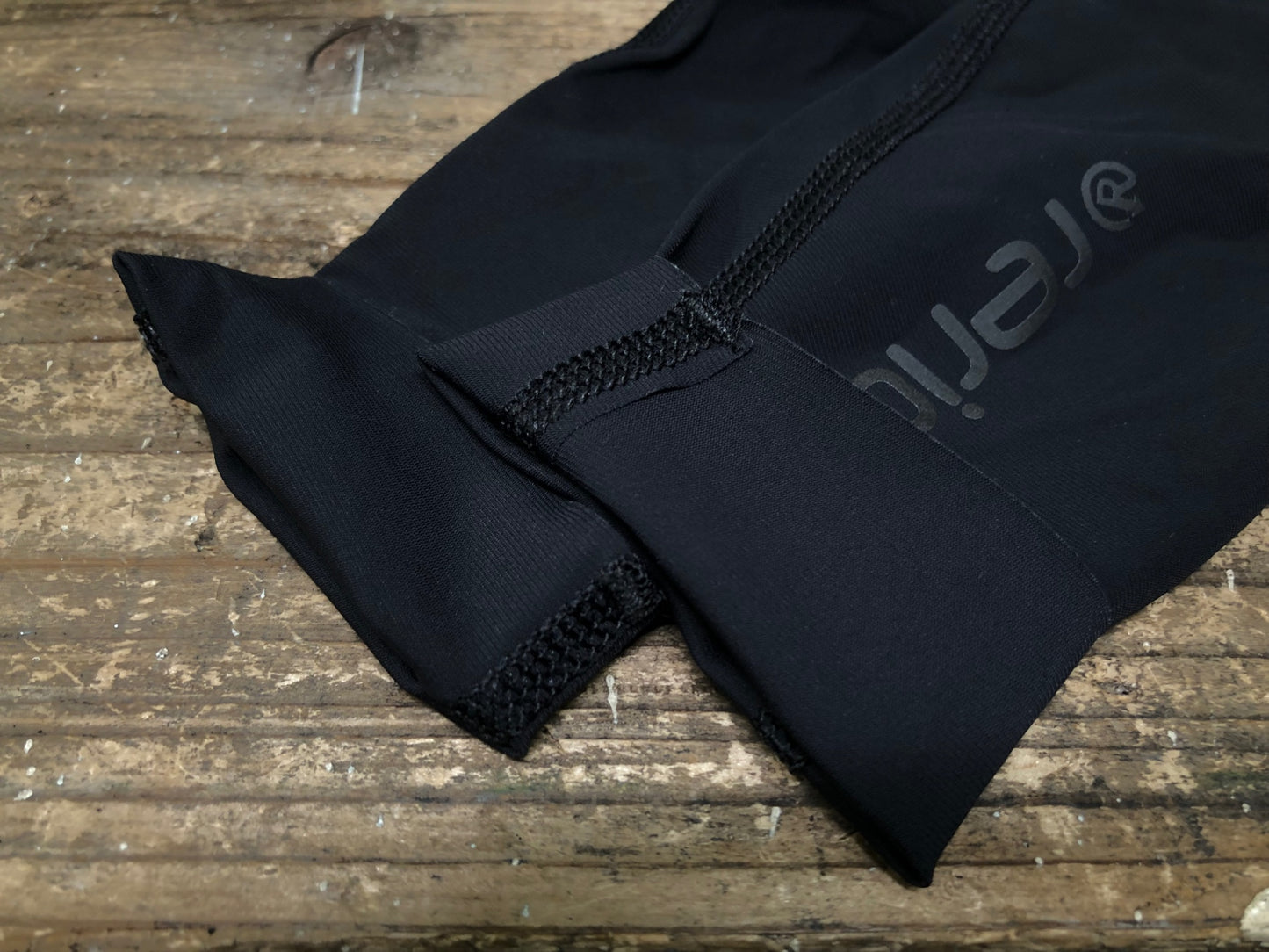 IX043 レリック reric アームカバー 黒 S ※一部ゴム切れ