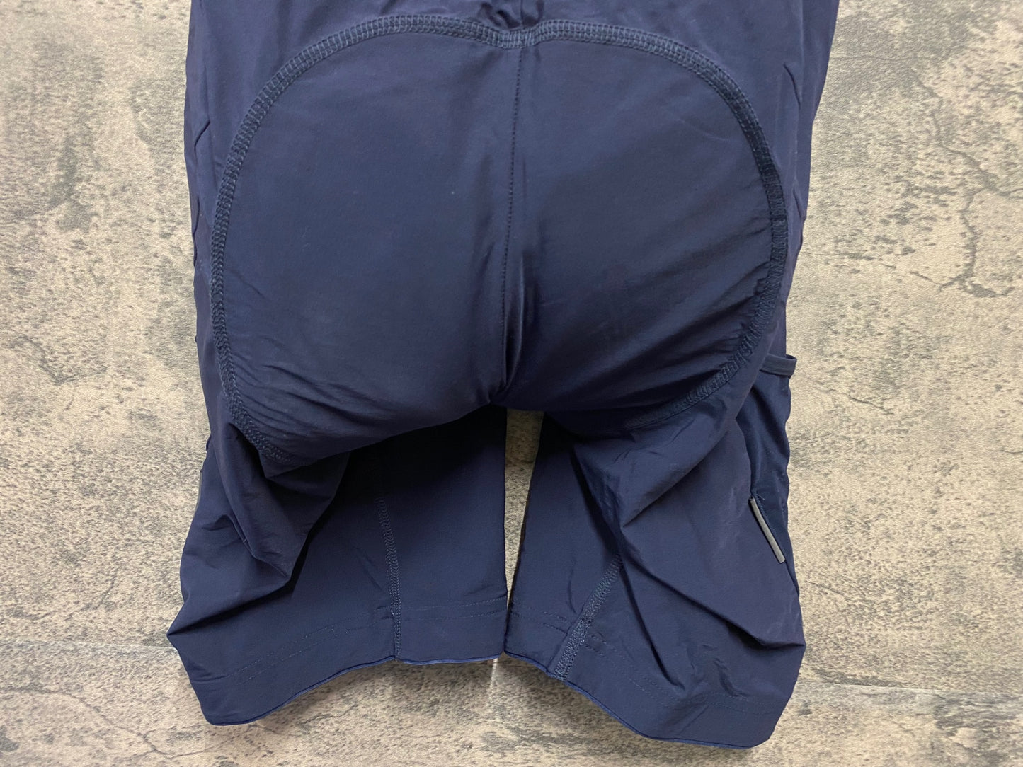 JD496 ラファ Rapha CARGO BIB SHORTS カーゴビブショーツ 濃紺 M