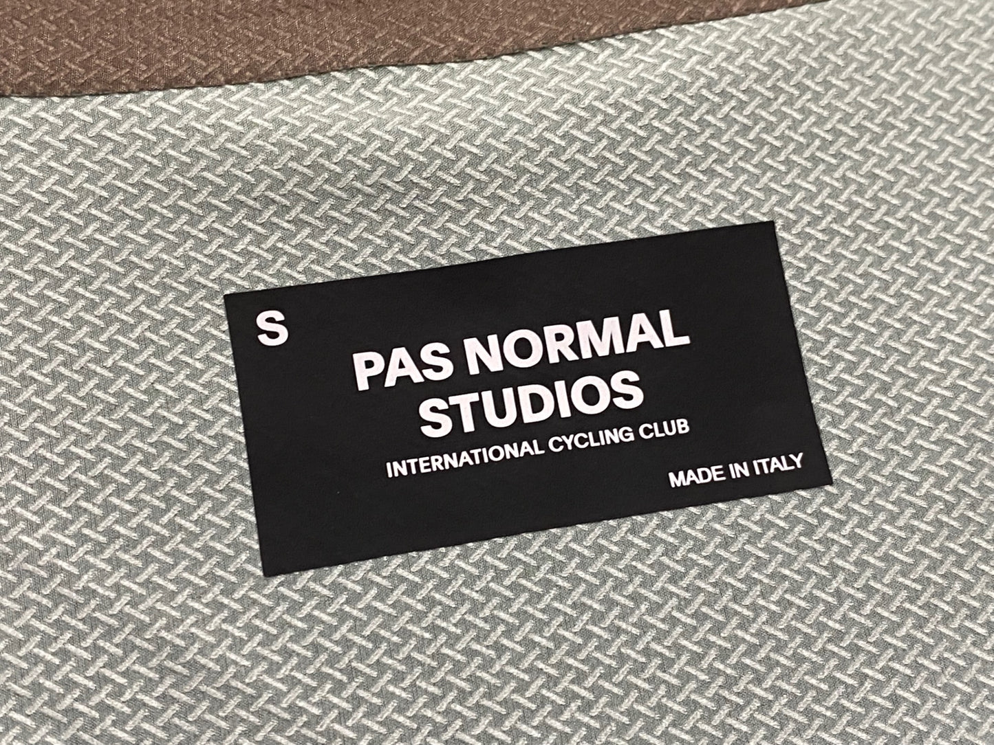 IV052 パスノーマルスタジオ PAS NORMAL STUDIOS Solitude Jersey 半袖サイクルジャージ 茶 S