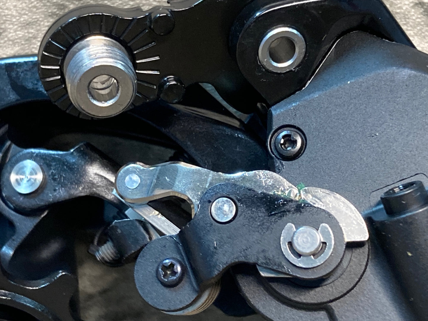 IQ138 シマノ SHIMANO 105 RD-R7150 リアディレイラー 12s Di2 電動