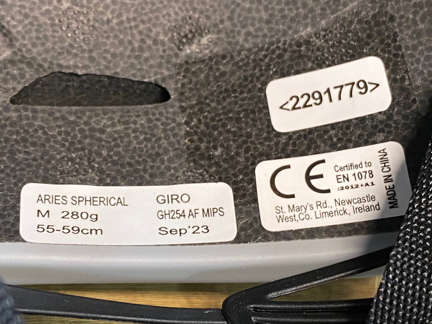 II180 ジロ GIRO アリーズ スフェリカル ARIES SPHERICAL ヘルメット M グレー Mips ※2023年9月製造