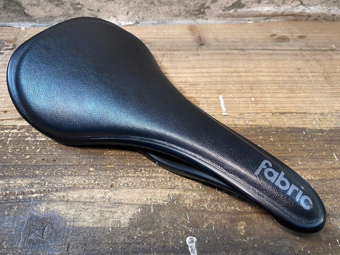 IT172 ファブリック FABRIC ALM ULTIMATE SHALLOW カーボンレール サドル