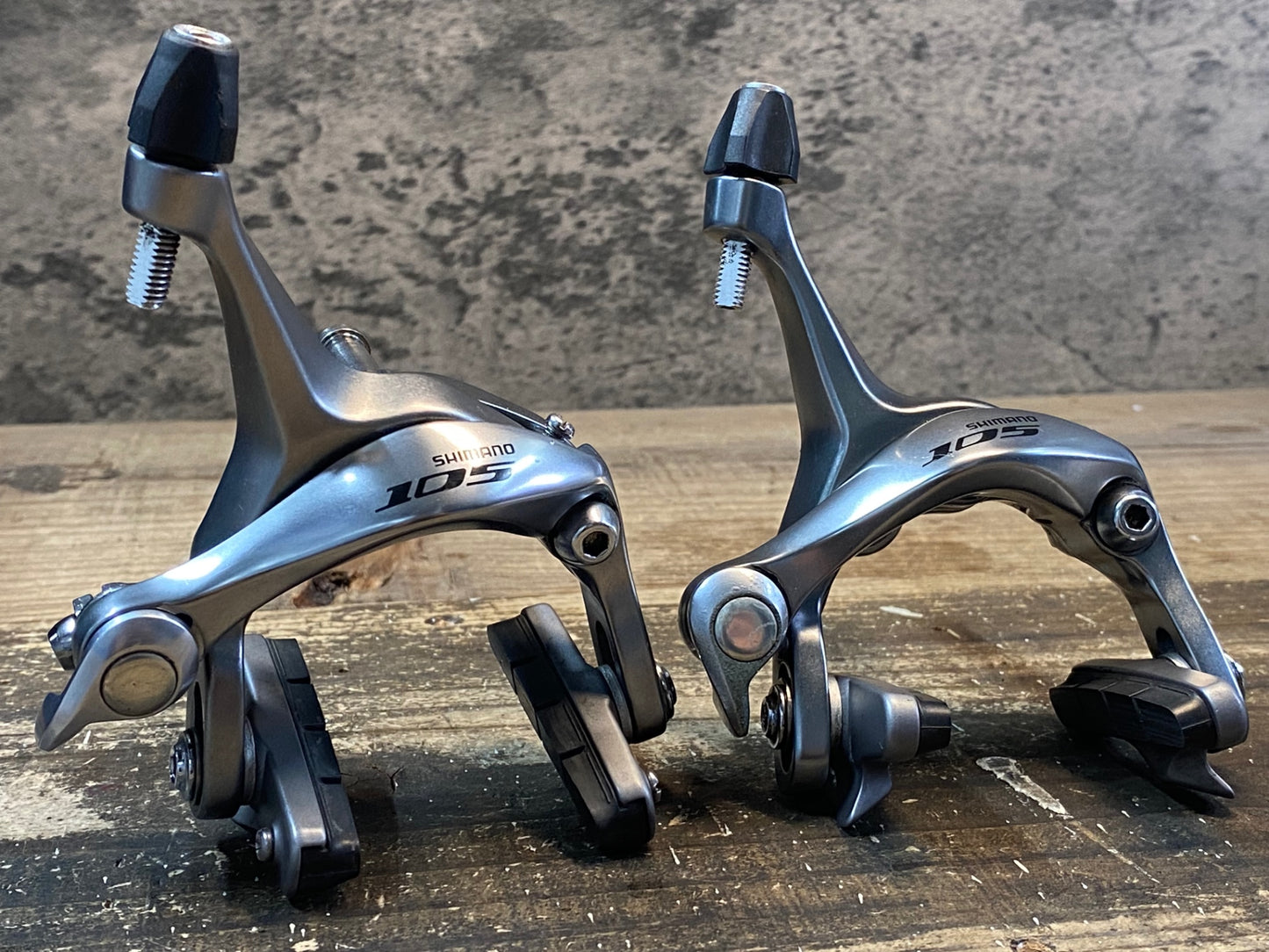 IU043 シマノ 105 BR-5700 キャリパーブレーキ シルバー 前後セット
