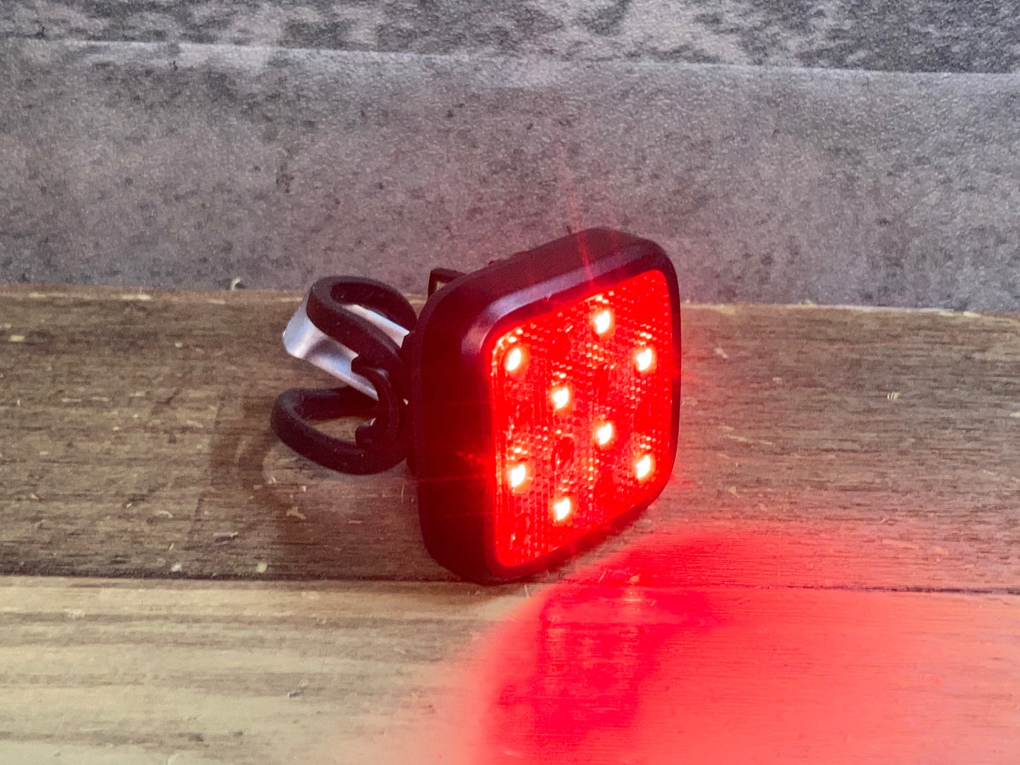 IU882 ノグ knog Blinder テールライト