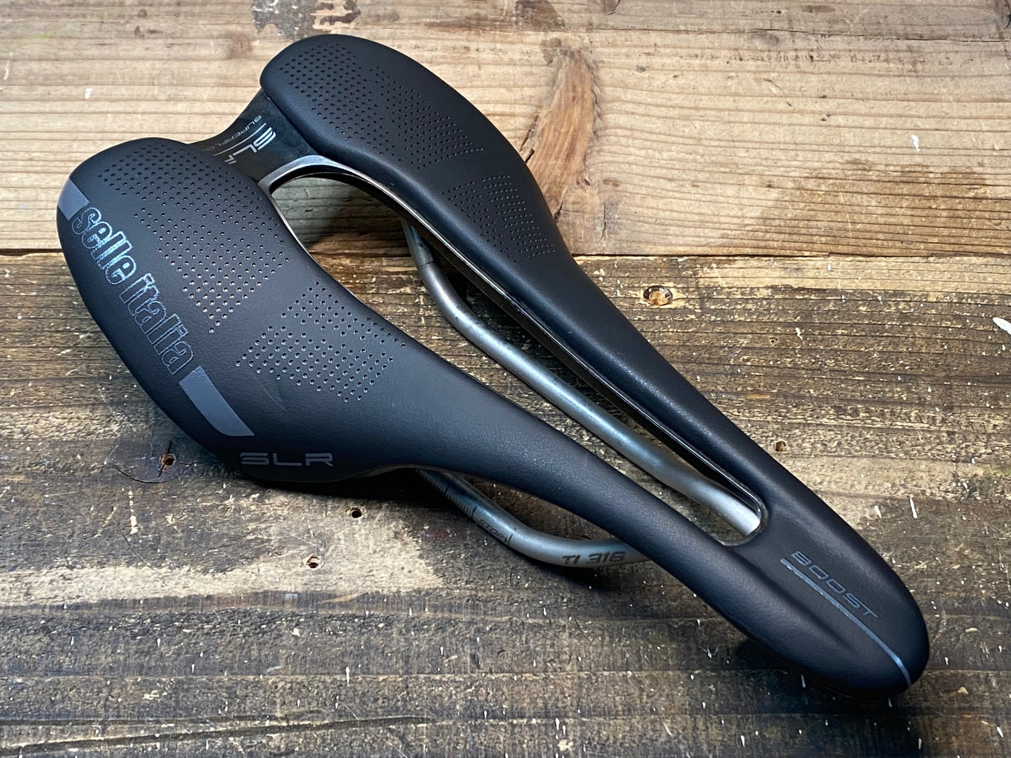 IR705 セライタリア selle italia SLR SUPERFLOW BOOST サドル 黒 130 Ti316レール