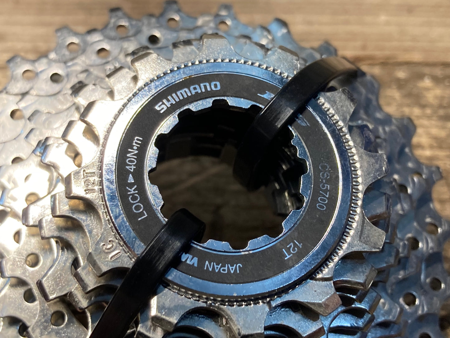 IU352 シマノ SHIMANO 105 CS-5700 スプロケット 10S 12-27T