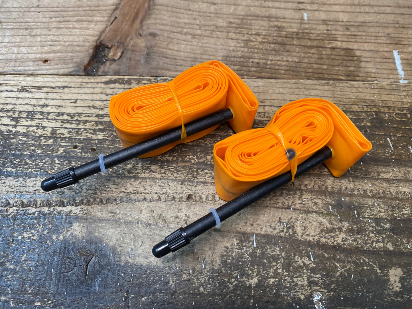 JB427 TNI LIGHT35チューブ 700x18/32C バルブ長85mm セット