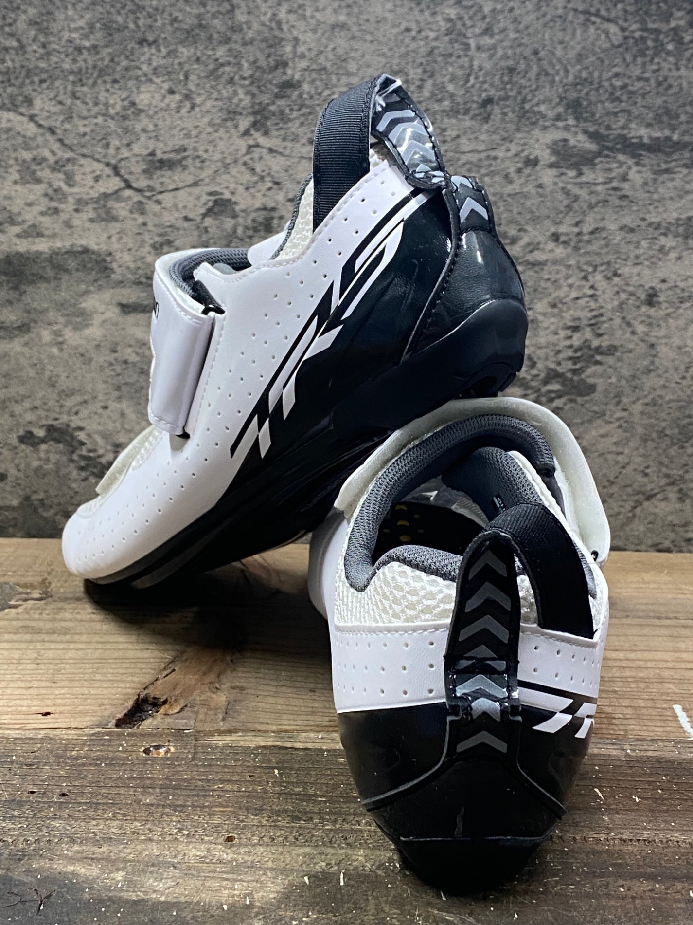 IP486 シマノ SHIMANO TR5 SH-TR500 ビンディングシューズ 白 EU40 SPD-SL ※新品未使用