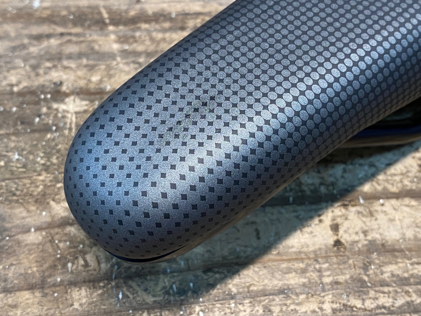 IY569 スペシャライズド SPECIALIZED BRIDGE COMP WITH MIMIC サドル 黒 143mm