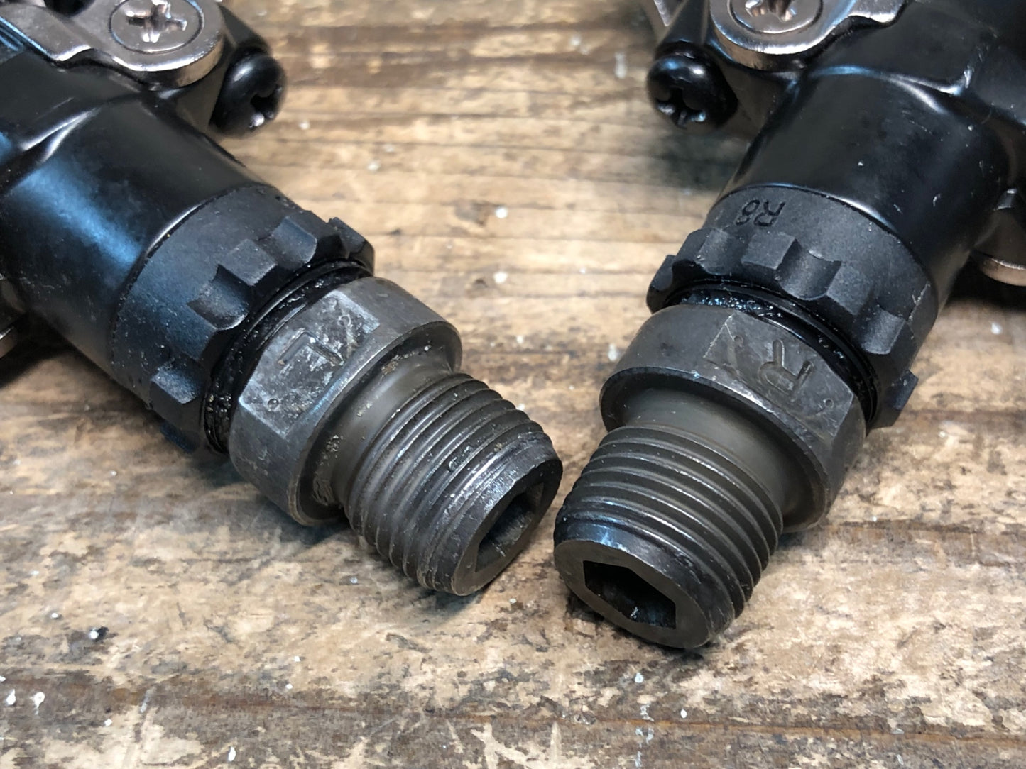 IZ226 シマノ SHIMANO PD-M520 ビンディングペダル SPD