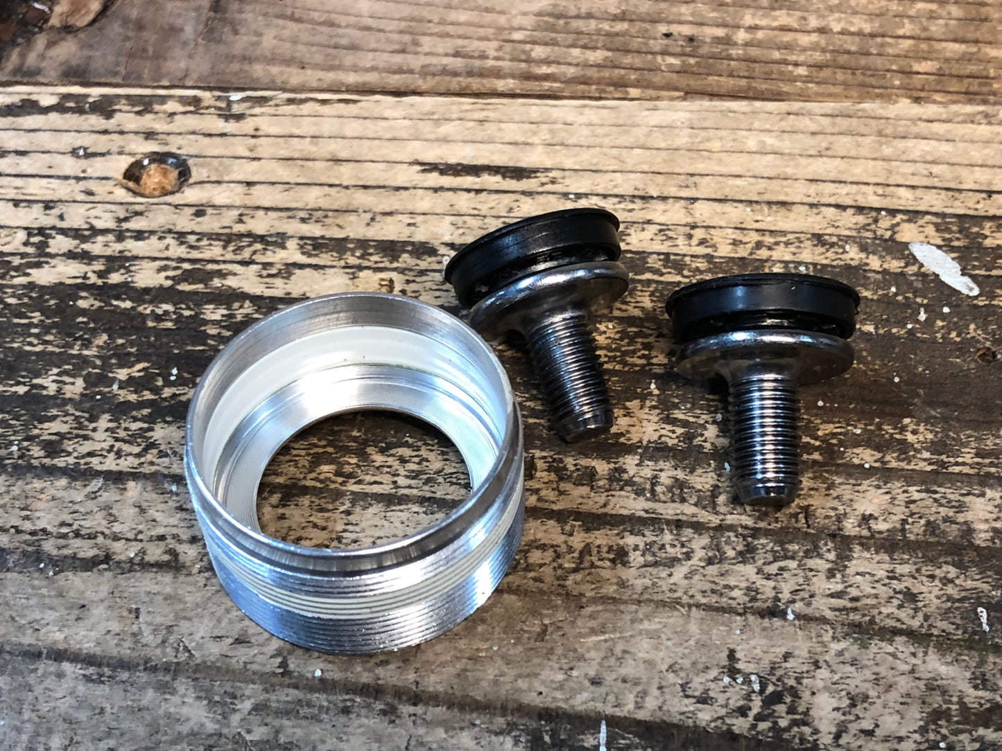 IF238 スギノ SUGINO SUGINO75 CBB-SG75 ボトムブラケット BB 軸長112mm 68mm BC1.37×24T